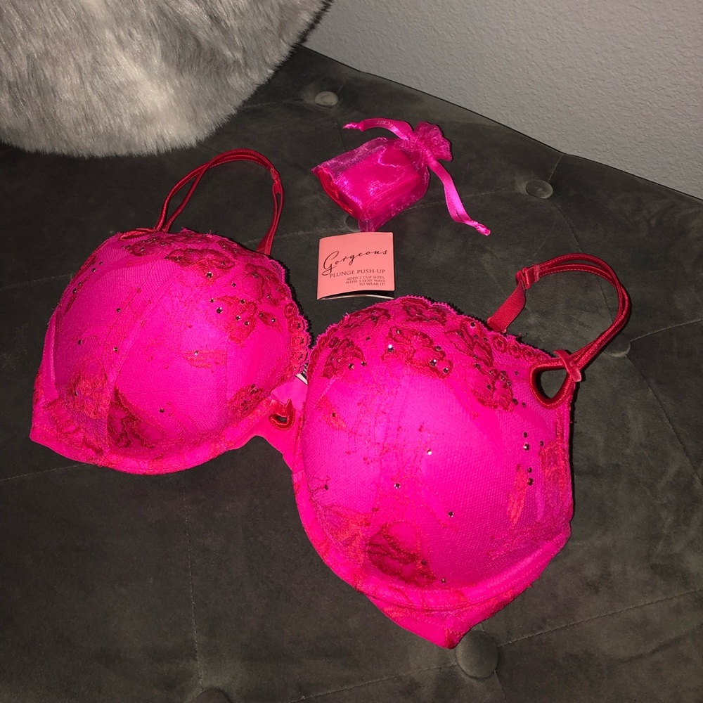 Victoria Secrets plunge push up bra